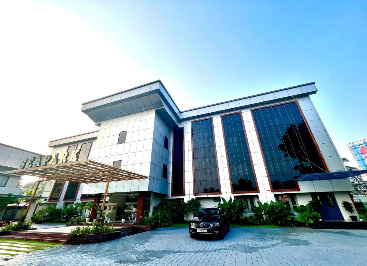 Hotel Seapark Kollam Exterior photo